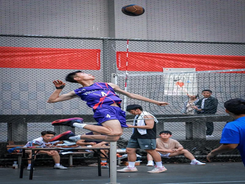 塞尔电台介绍巴萨临时主席尤斯特:拉波尔塔的同窗挚友